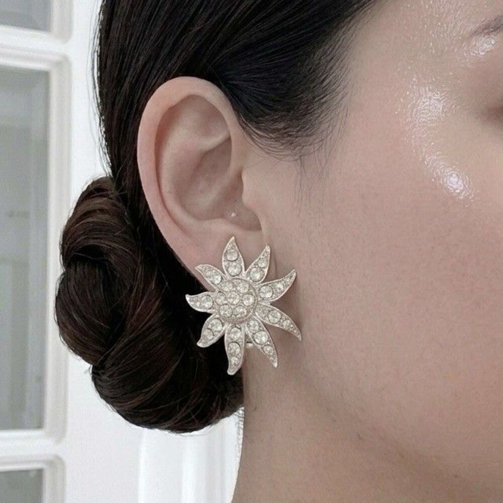 VTG Sarah Coventry Rhinestone Sunburst Clip Earrings MCM Celestial Sea Star 60s